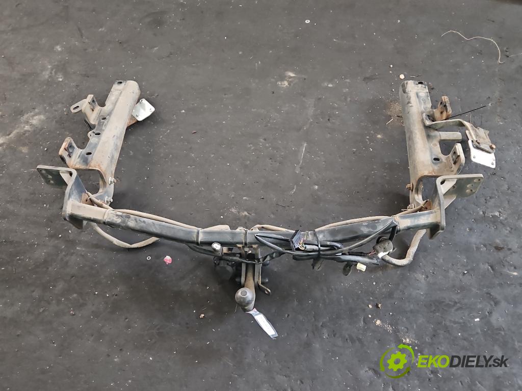 Toyota Rav4 IV 2013-2018 2.0 D4D 143 hp manual 105 kW 1995 cm3 5- oko tažné PW960-0R000 (Tažné zařízení)