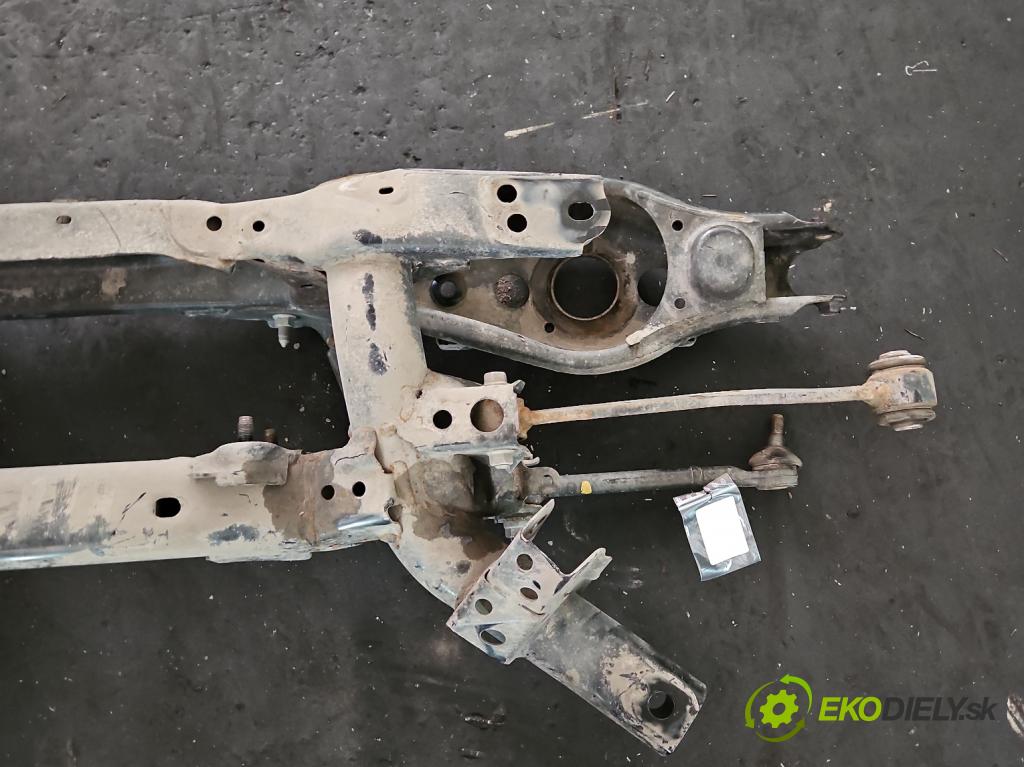 Toyota Rav4 IV 2013-2018 2.0 D4D 143 hp manual 105 kW 1995 cm3 5- zadní výztuha  (Zadní výztuha)