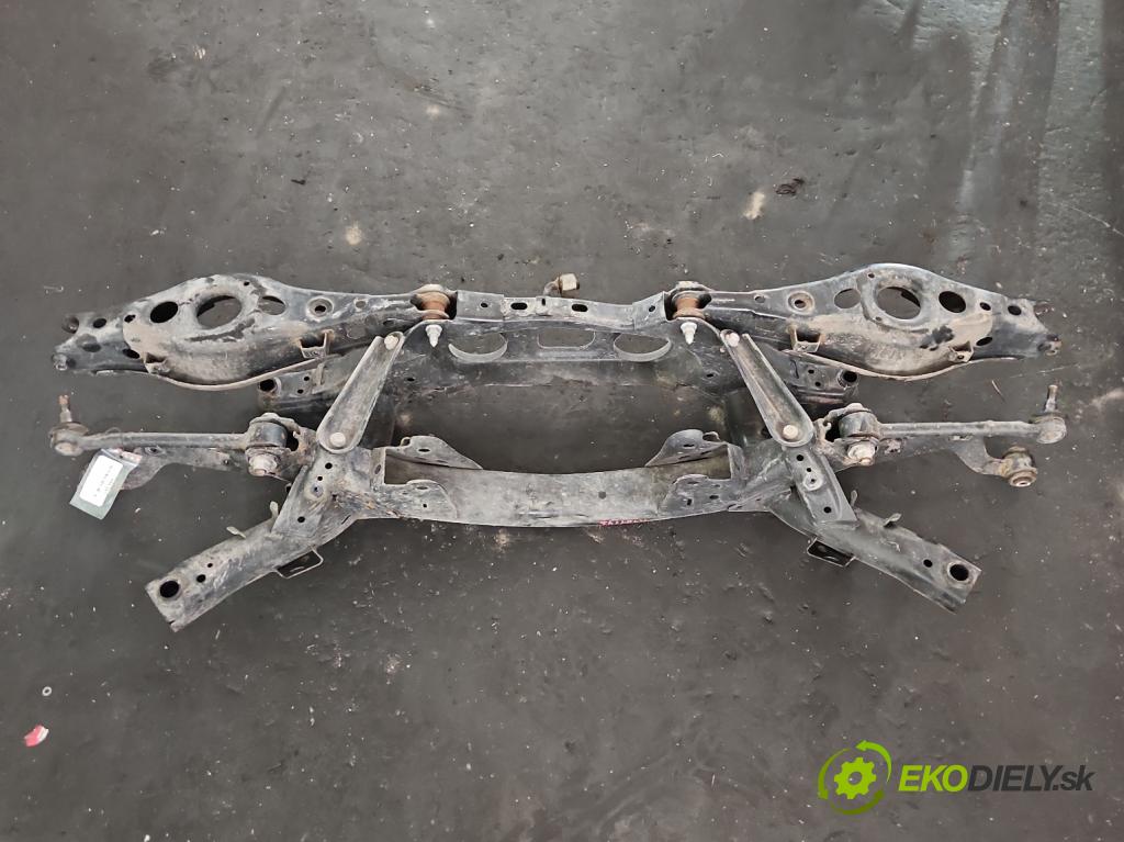 Toyota Rav4 IV 2013-2018 2.0 D4D 143 hp manual 105 kW 1995 cm3 5- zadní výztuha  (Zadní výztuha)