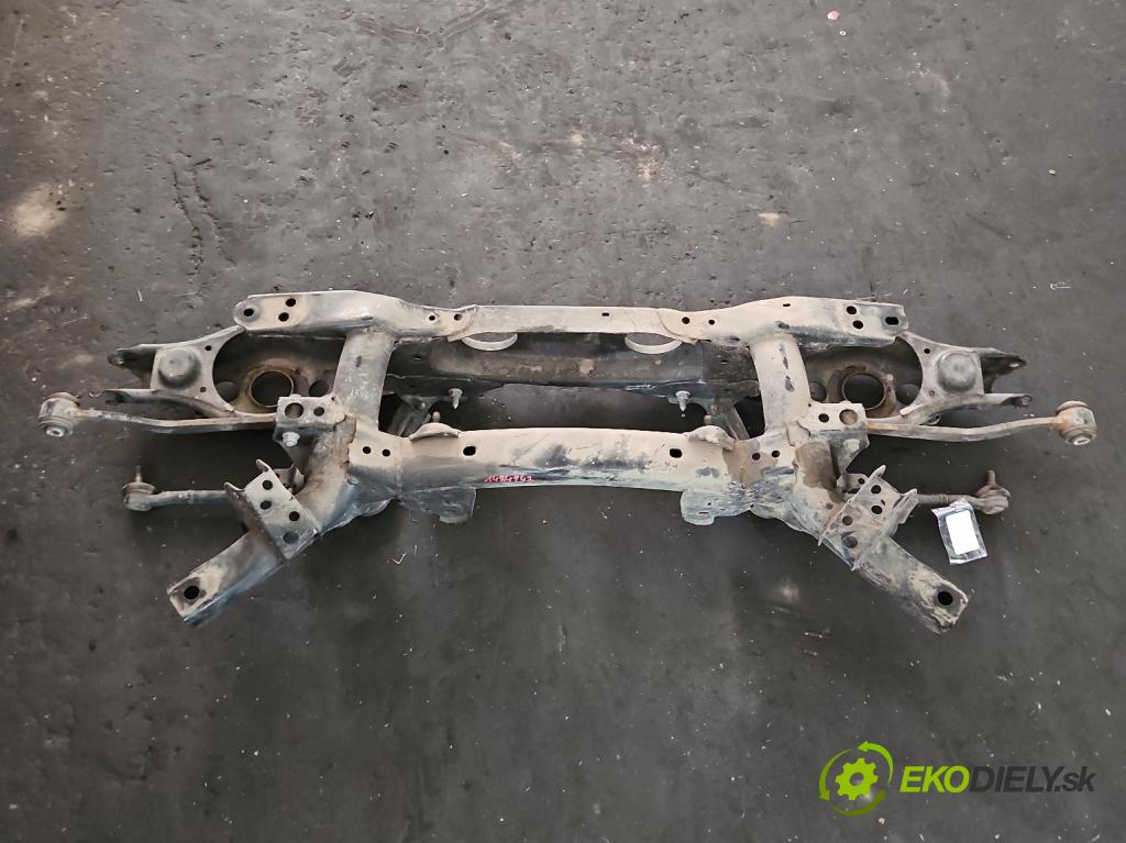 Toyota Rav4 IV 2013-2018 2.0 D4D 143 hp manual 105 kW 1995 cm3 5- zadní výztuha  (Zadní výztuha)