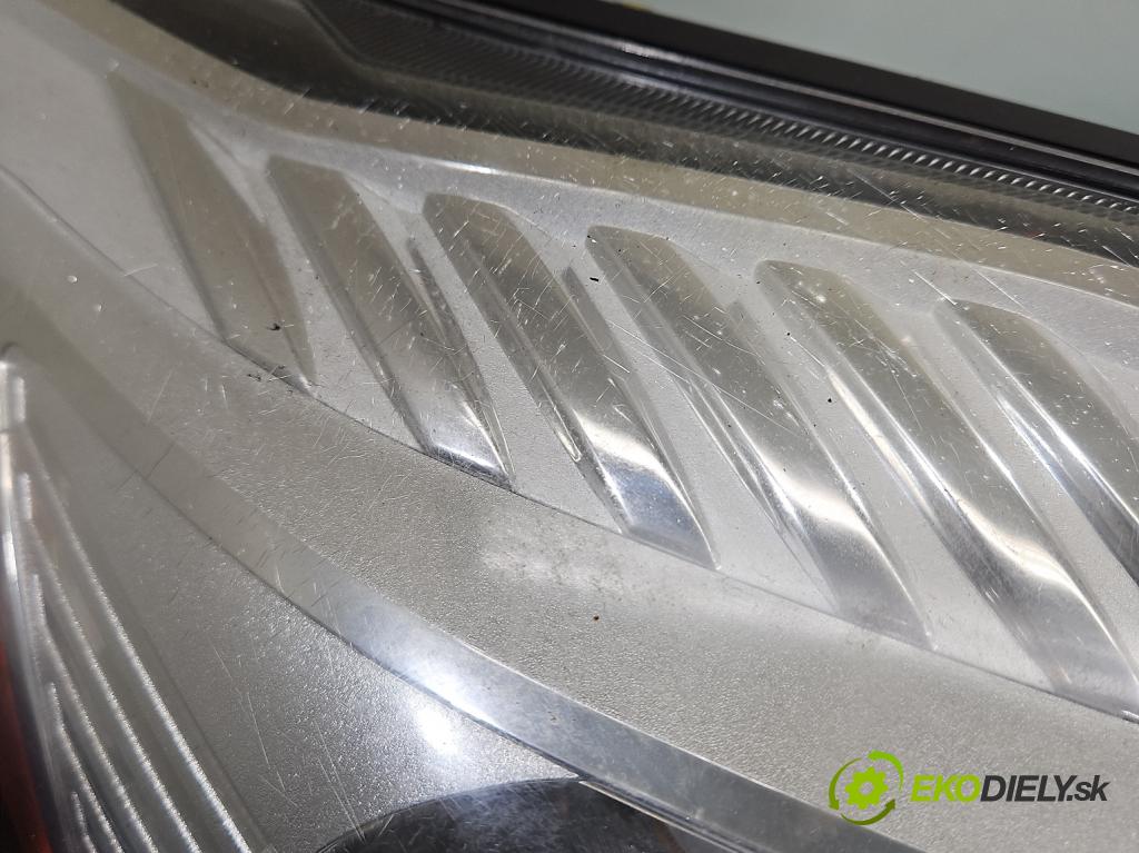 Ford Kuga Mk1 2008-2013 2.0 tdci 136 HP manual 100 kW 1997 cm3 5- Reflektor: pravý 8V41-13W029-AE (Svetlo predné pravé)