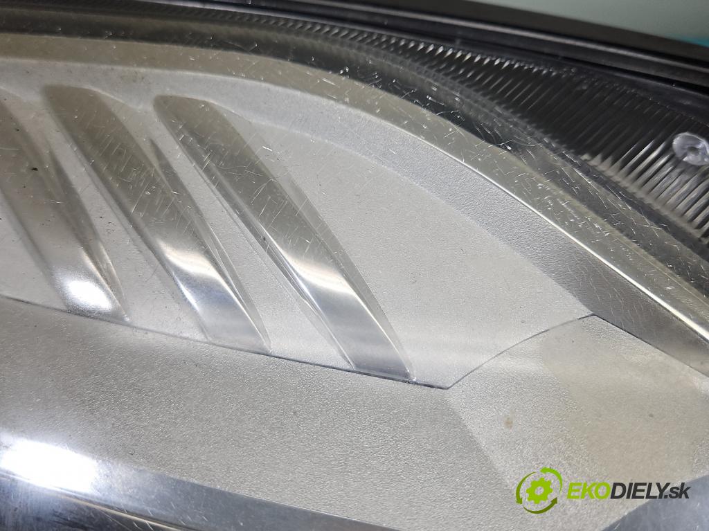 Ford Kuga Mk1 2008-2013 2.0 tdci 136 HP manual 100 kW 1997 cm3 5- Reflektor: pravý 8V41-13W029-AE (Svetlo predné pravé)