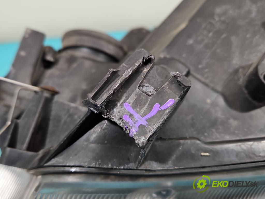 Ford Kuga Mk1 2008-2013 2.0 tdci 136 HP manual 100 kW 1997 cm3 5- Reflektor: pravý 8V41-13W029-AE (Svetlo predné pravé)