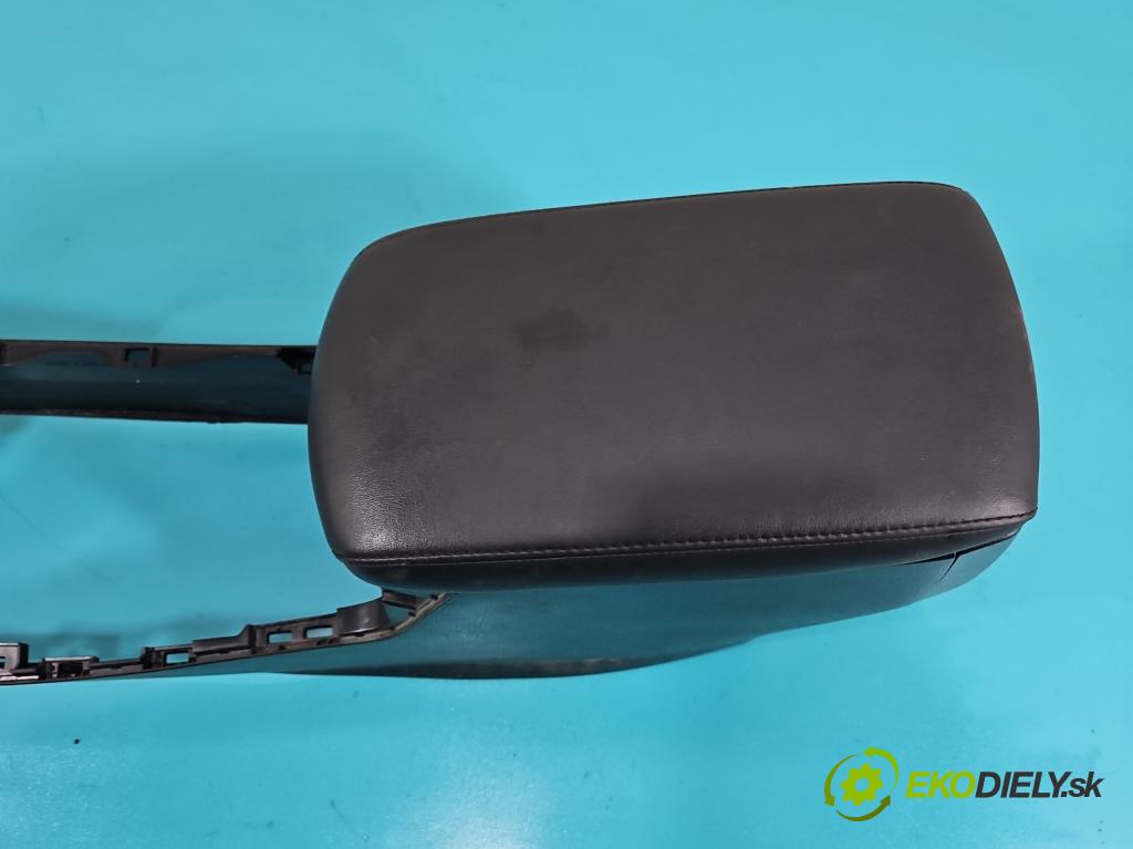 Toyota Rav4 IV 2013-2018 2.0 D4D 143 HP manual 105 kW 1995 cm3 5- operadlo 58823-42030 (Lakťová opierka)