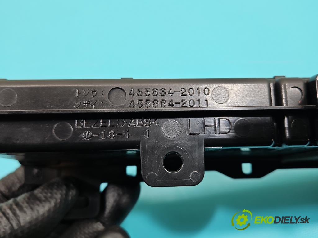 Toyota Rav4 IV 2013-2018 2.0 D4D 143 HP manual 105 kW 1995 cm3 5- Mřížka: kúrenia stredová 55833-42010 (Mriežka kúrenia (fukár))