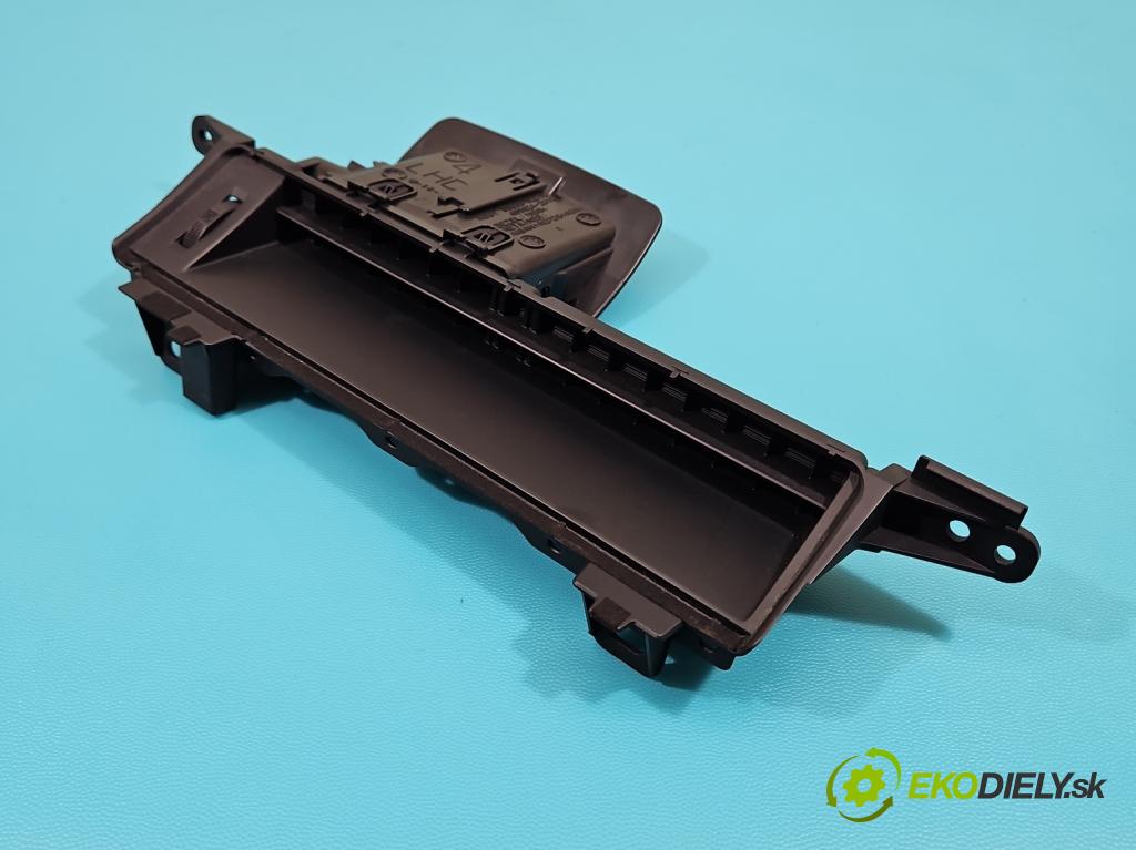 Toyota Rav4 IV 2013-2018 2.0 D4D 143 HP manual 105 kW 1995 cm3 5- Mřížka: kúrenia stredová 55833-42010 (Mriežka kúrenia (fukár))