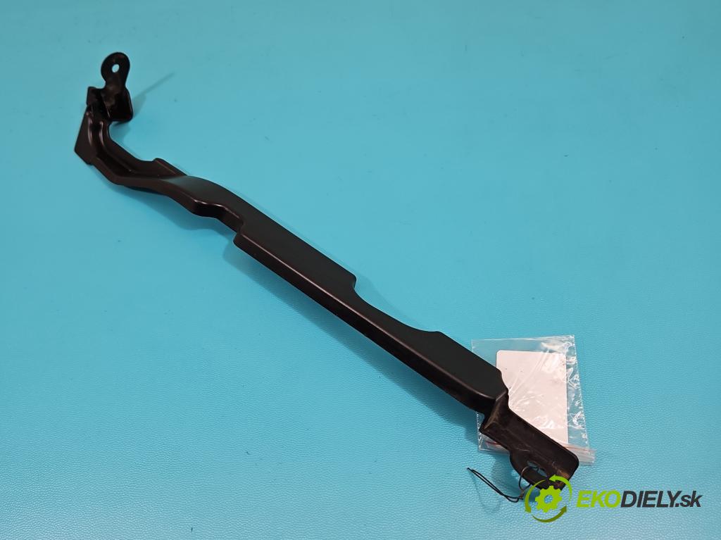 Toyota Rav4 IV 2013-2018 2.0 D4D 143 hp manual 105 kW 1995 cm3 5- kryt plastová 16693-26010