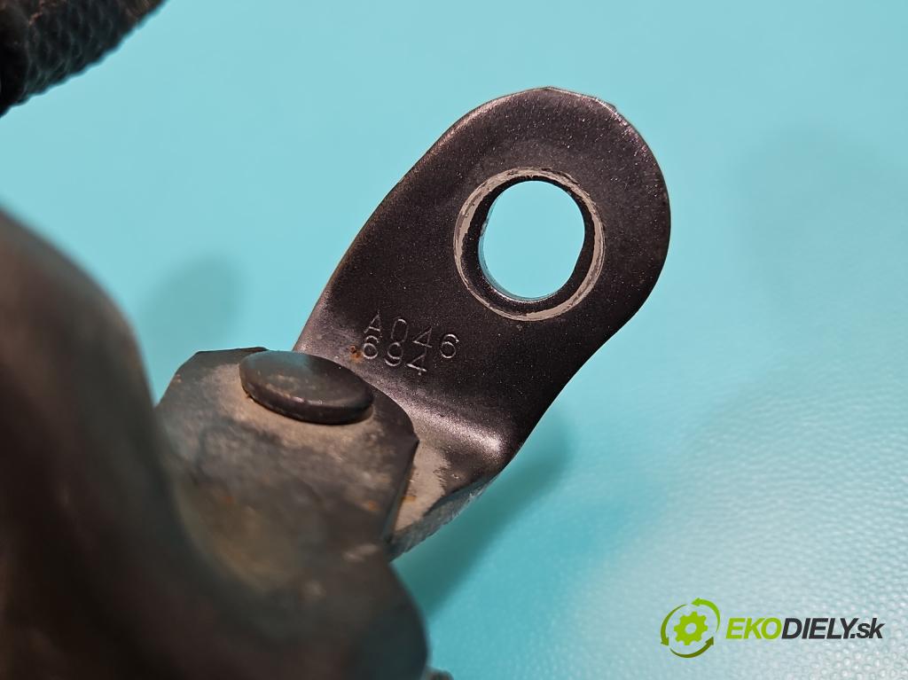 Toyota Rav4 IV 2013-2018 2.0 D4D 143 HP manual 105 kW 1995 cm3 5- Závěs: dvere predné pravý