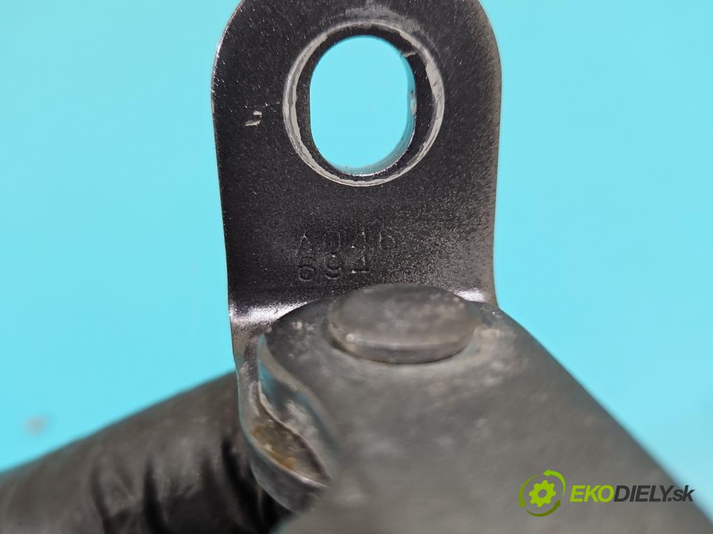 Toyota Rav4 IV 2013-2018 2.0 D4D 143 HP manual 105 kW 1995 cm3 5- Závěs: dvere predné pravý