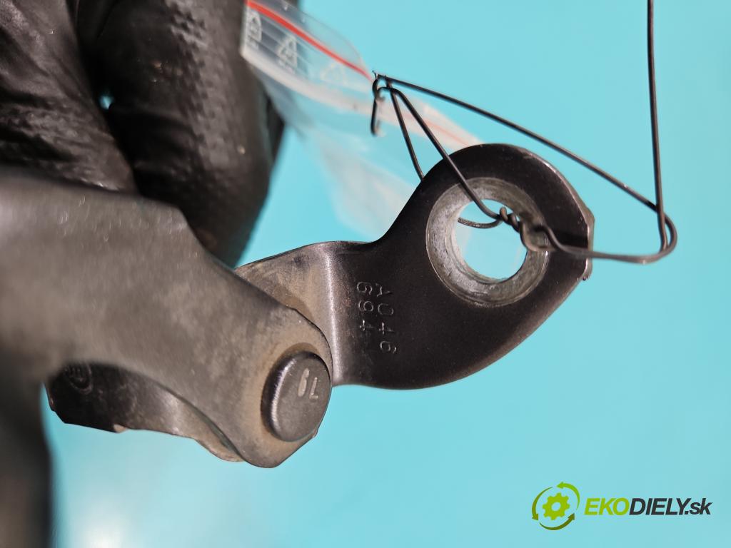 Toyota Rav4 IV 2013-2018 2.0 D4D 143 HP manual 105 kW 1995 cm3 5- Závěs: dvere zadné ľavý