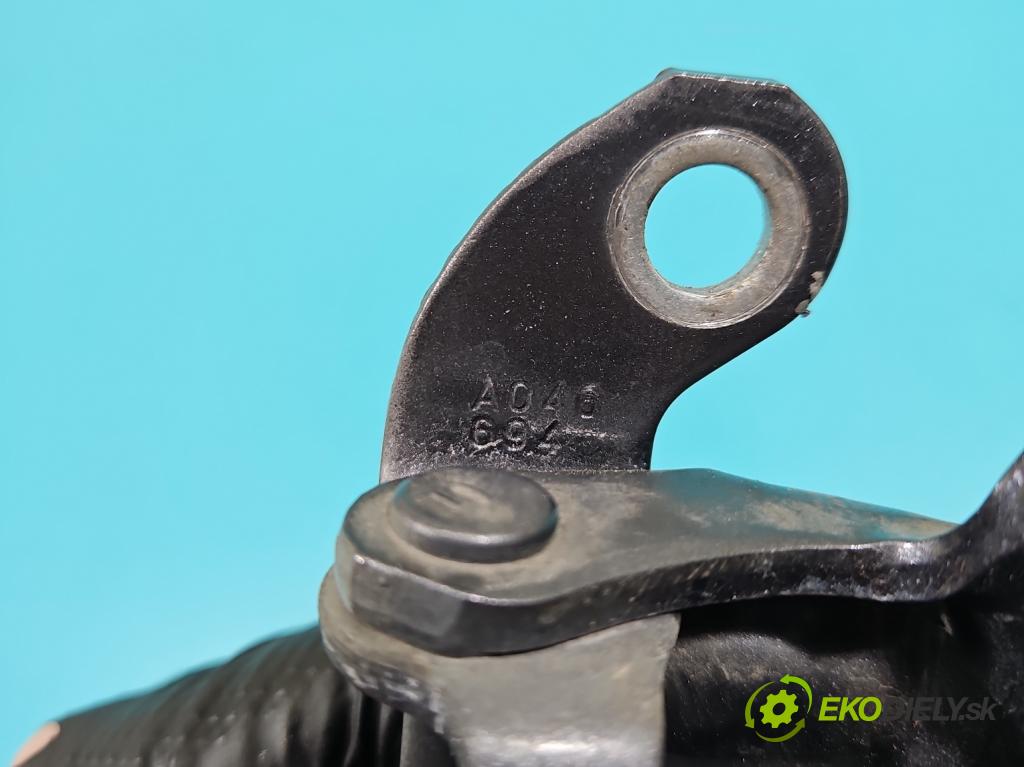 Toyota Rav4 IV 2013-2018 2.0 D4D 143 HP manual 105 kW 1995 cm3 5- Závěs: dvere zadné pravý