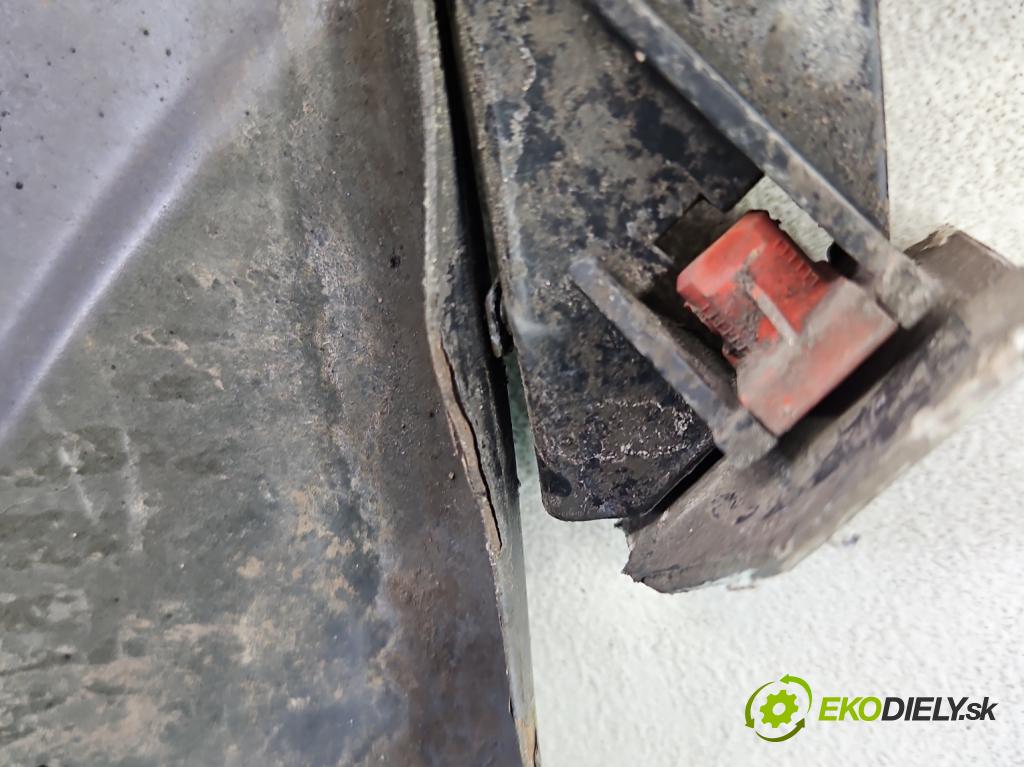 Opel Vectra C 2002-2008 1.9 cdti 120 hp manual 88 kW 1910 cm3 5- blatnik přední levý  (Levý přední blatník)