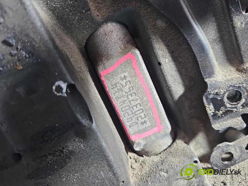Volvo V40 II 2012-2019 2.0 D4 190 HP manual 140 kW 1969 cm3 5- motor diesla D4204T