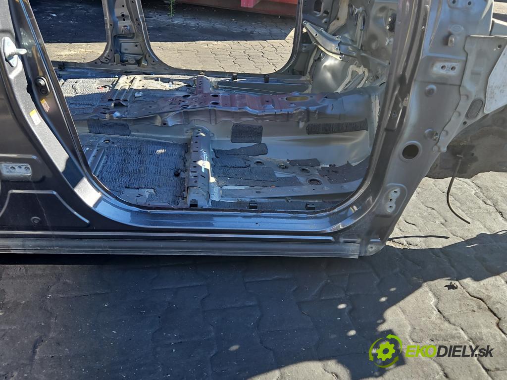 Toyota Rav4 IV 2013-2018 2.0 D4D 143 HP manual 105 kW 1995 cm3 5- Práh: pravý  (Karoséria ostatné)