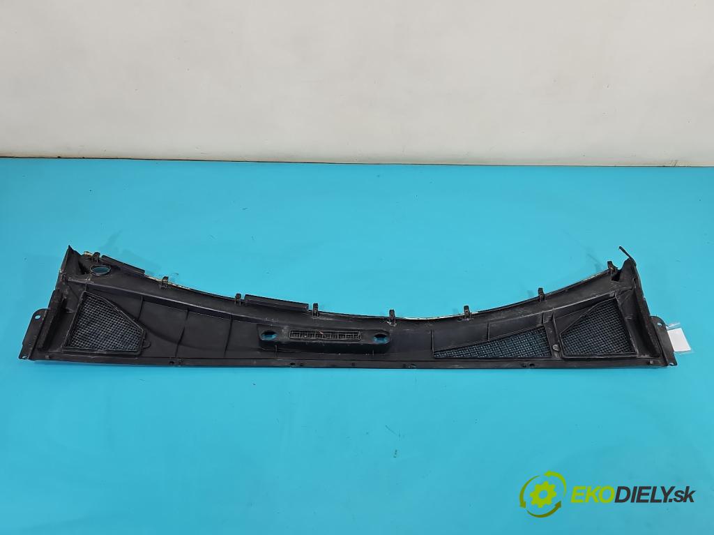 Lexus RX II 2003-2008 3.5 V6 automatic 203 kW 3456 cm3 5- torpédo 55708-48041 (Plast pod čelním sklem)