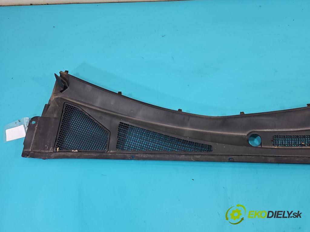 Lexus RX II 2003-2008 3.5 V6 automatic 203 kW 3456 cm3 5- torpédo 55708-48041 (Plast pod čelním sklem)