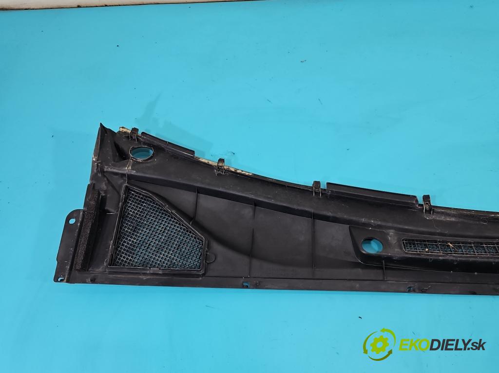 Lexus RX II 2003-2008 3.5 V6 automatic 203 kW 3456 cm3 5- torpédo 55708-48041 (Plast pod čelním sklem)