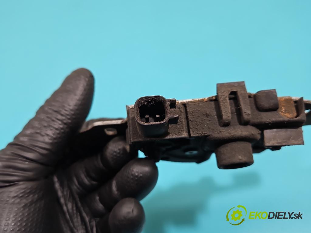 Ford Mondeo Mk3 2000-2007 1.8 16v 110 hp manual 81 kW 1796 cm3 5- zámek kapoty