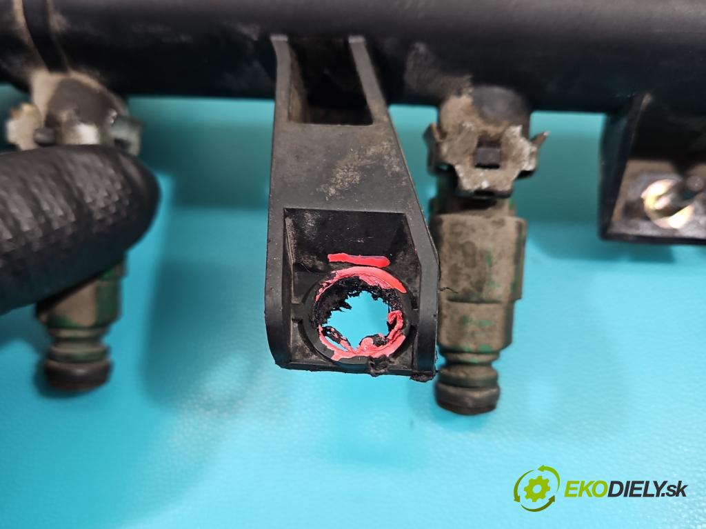 Citroen Saxo 1.1 8V 60 HP manual 44 kW 1124 cm3 5- vstrek 0280156025 (Vstrekovač paliva)