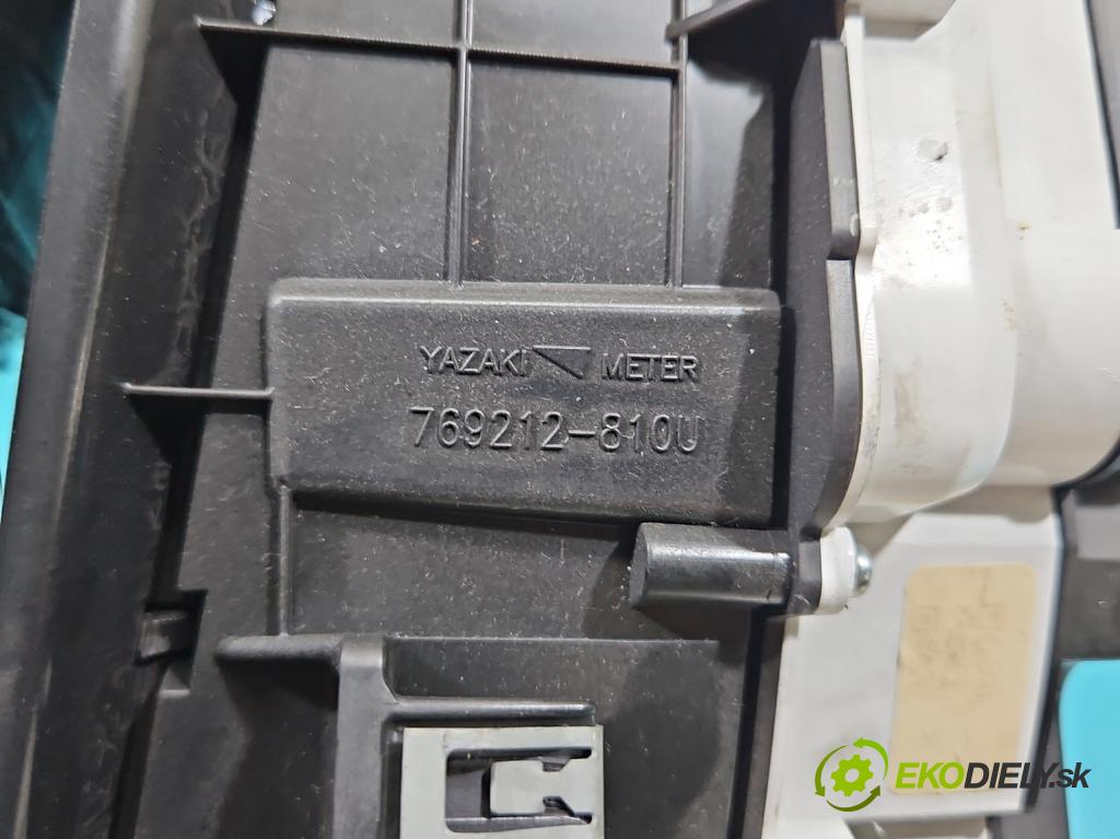 Volvo V40 II 2012-2019 2.0 D4 190 HP manual 140 kW 1969 cm3 5- prístrojovka/ budíky 31687373 (Prístrojová doska)