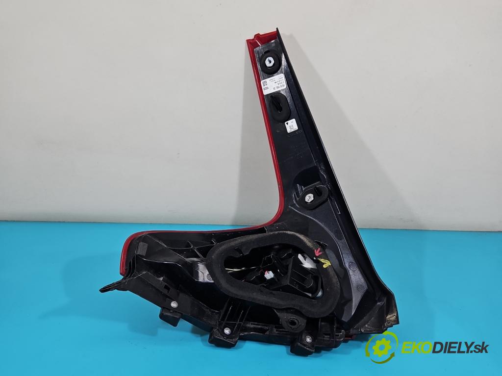 Volvo V40 II 2012-2019 2.0 D4 190 HP manual 140 kW 1969 cm3 5- svetlo / reflektor zadné pravé 31395845 (Kľučka dverí ostatné)