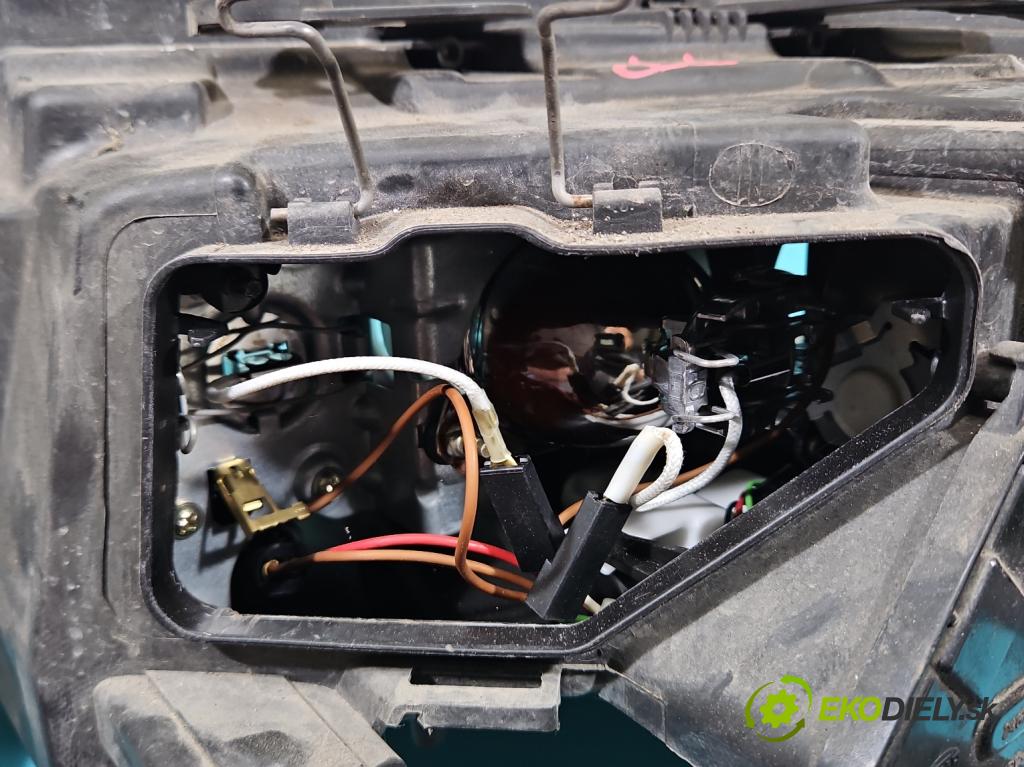 Skoda Superb I 2001-2008 1.9 tdi 131 HP automatic 96 kW 1896 cm3 4- Reflektor: pravý  (Svetlo predné pravé)