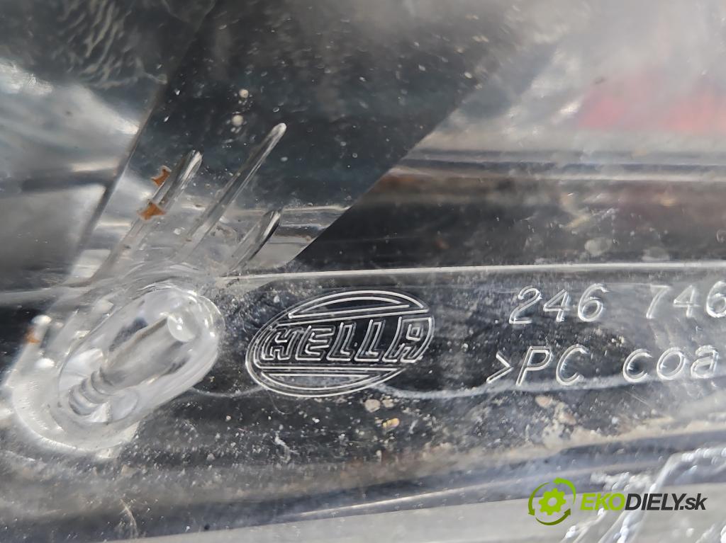 Skoda Superb I 2001-2008 1.9 tdi 131 HP automatic 96 kW 1896 cm3 4- Reflektor: pravý  (Svetlo predné pravé)