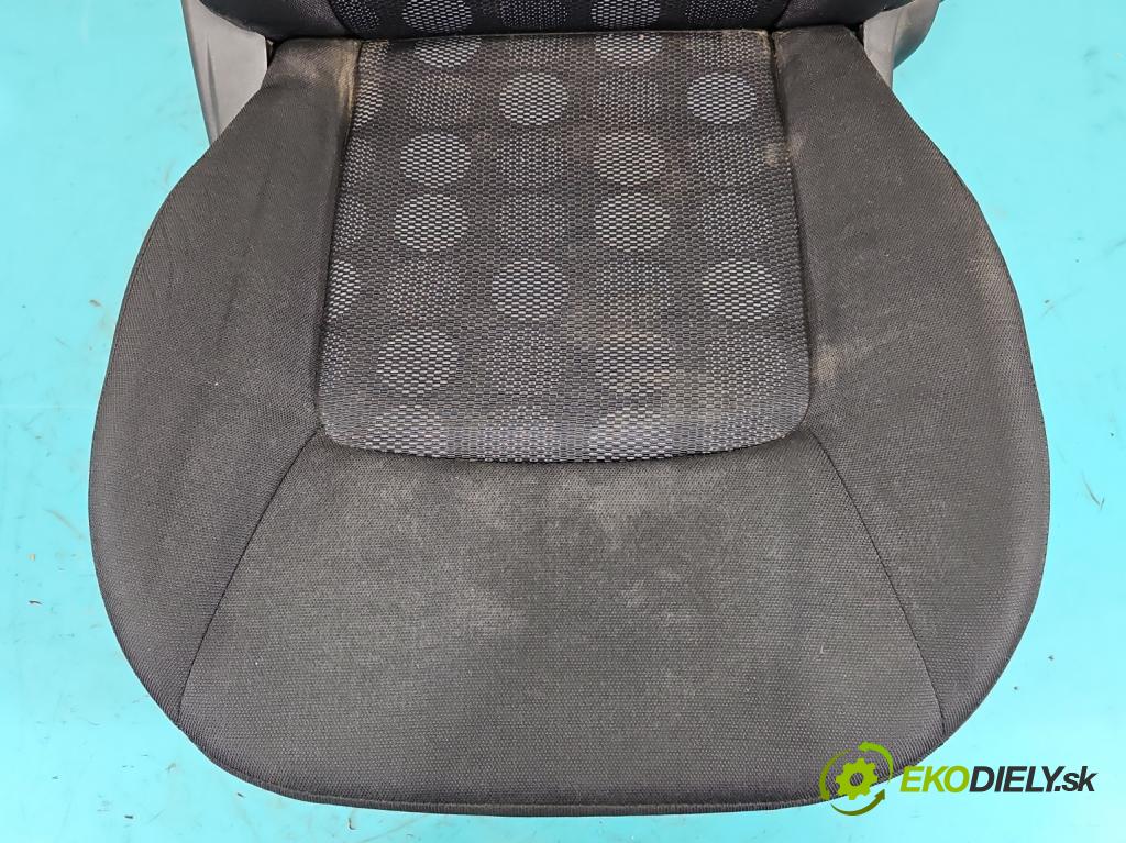 Hyundai I10 I 2008-2013 1.2 16V 78 HP manual 57,3 kW 1248 cm3 5- Sedačka pravý  (Sedadlo)