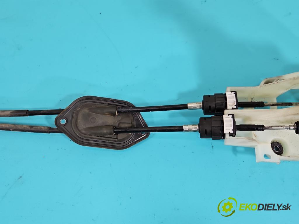 Toyota Rav4 IV 2013-2018 2.0 D4D 143 HP manual 105 kW 1995 cm3 5- Páka: Změny: stupeň,rýchlosť  (Rýchlostná páka (kulisa))