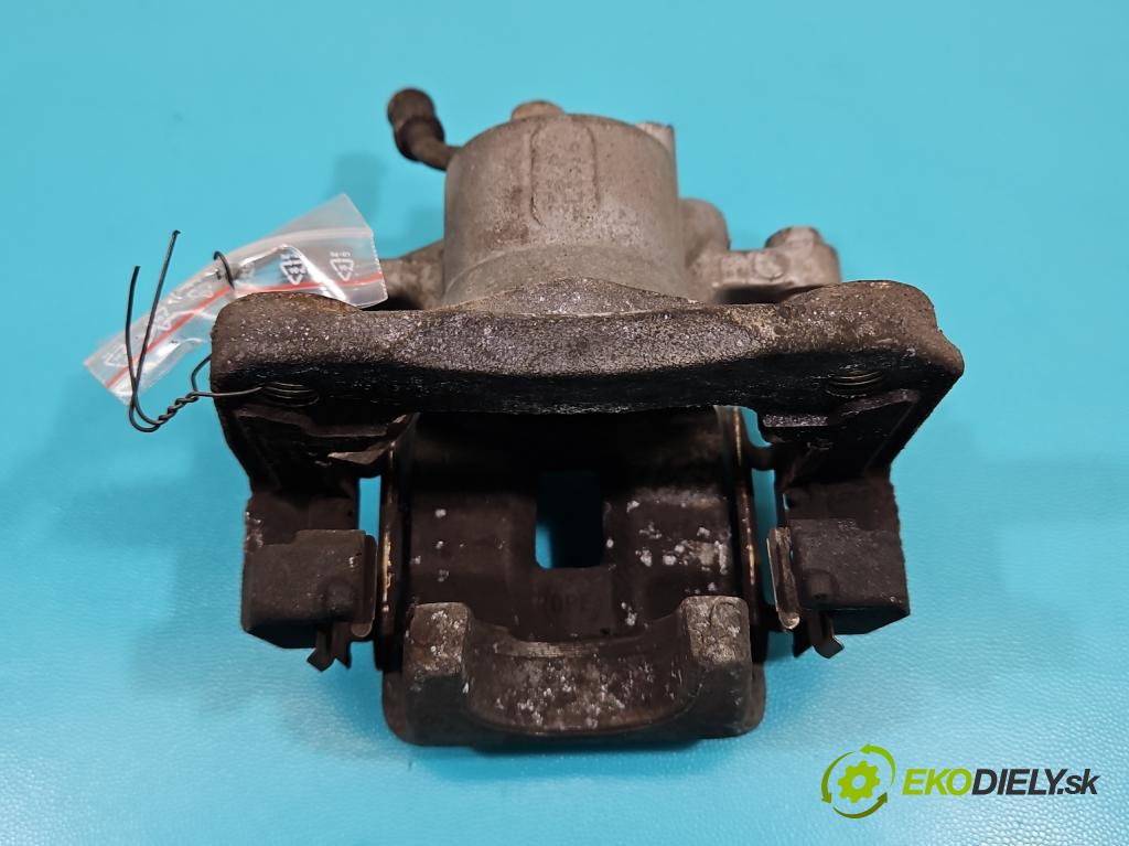 Toyota Rav4 IV 2013-2018 2.0 D4D 143 HP manual 105 kW 1995 cm3 5- brzdič zadné ľavý  (Kľučka dverí ostatné)