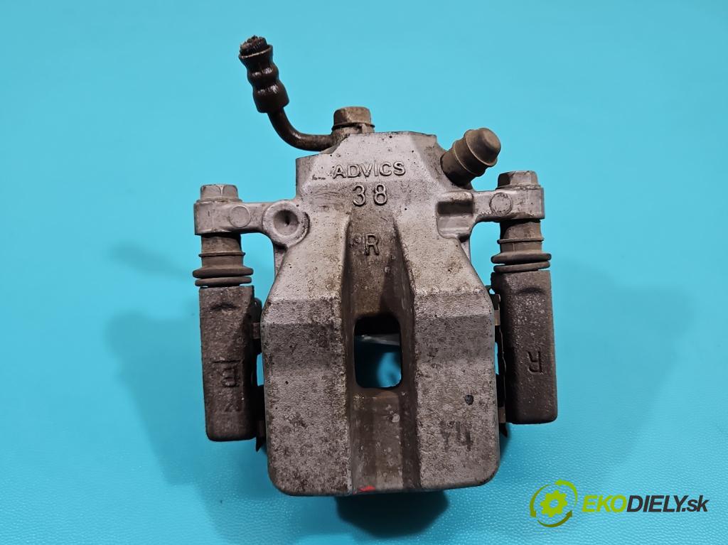 Toyota Rav4 IV 2013-2018 2.0 D4D 143 HP manual 105 kW 1995 cm3 5- brzdič zadné pravý  (Kľučka dverí ostatné)