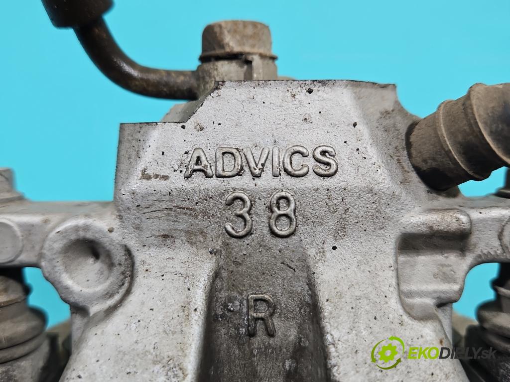 Toyota Rav4 IV 2013-2018 2.0 D4D 143 HP manual 105 kW 1995 cm3 5- brzdič zadné pravý  (Kľučka dverí ostatné)