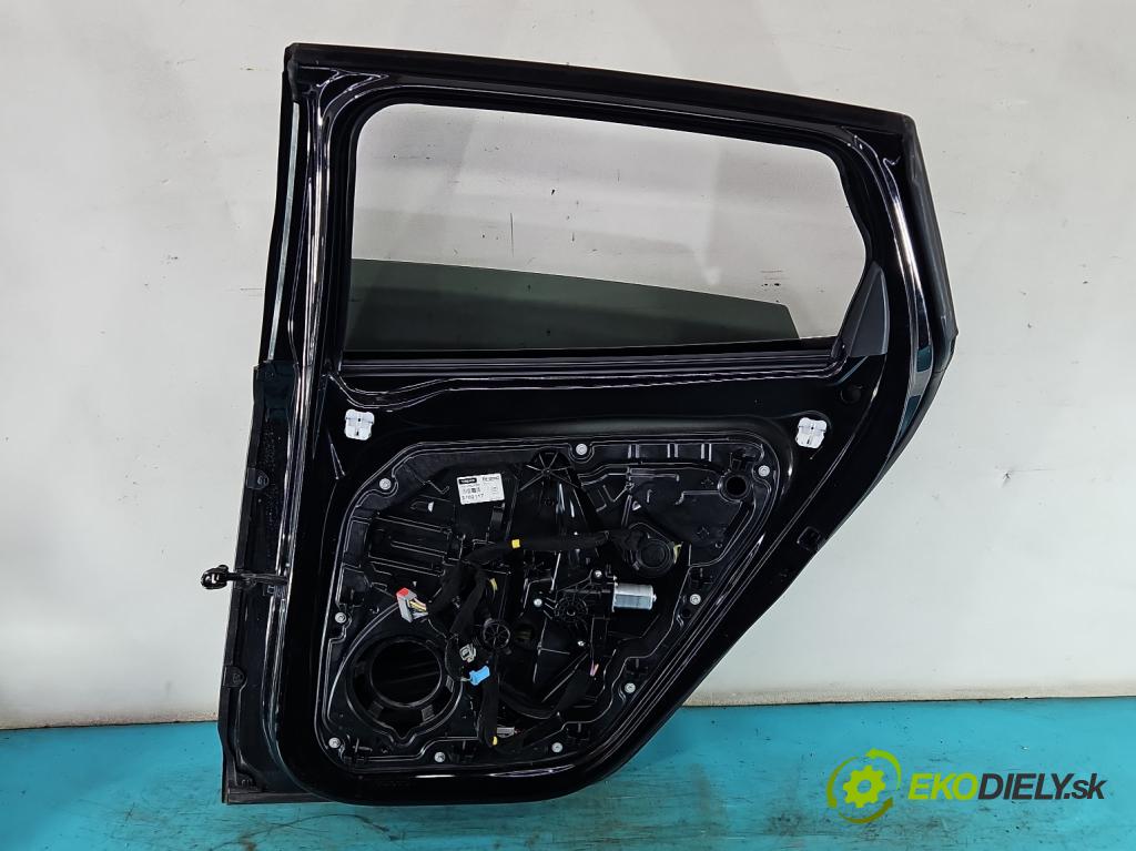 Volvo V40 II 2012-2019 2.0 D4 190 hp manual 140 kW 1969 cm3 5- dveře zadní pravé  (Klika dveří ostatní)