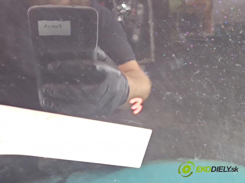 Volvo V40 II 2012-2019 2.0 D4 190 hp manual 140 kW 1969 cm3 5- dveře zadní levé  (Klika dveří ostatní)