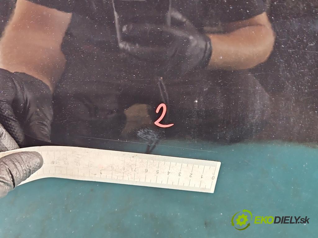 Volvo V40 II 2012-2019 2.0 D4 190 hp manual 140 kW 1969 cm3 5- dveře zadní levé  (Klika dveří ostatní)