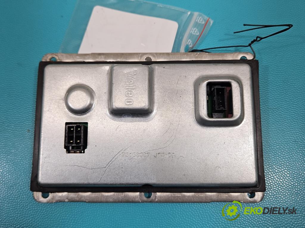 Citroen C4 I 2004-2011 1.6 HDI 109 HP manual 80 kW 1560 cm3 3- střídač: xenon 89035114 (Riadiaca jednotka xenónu)