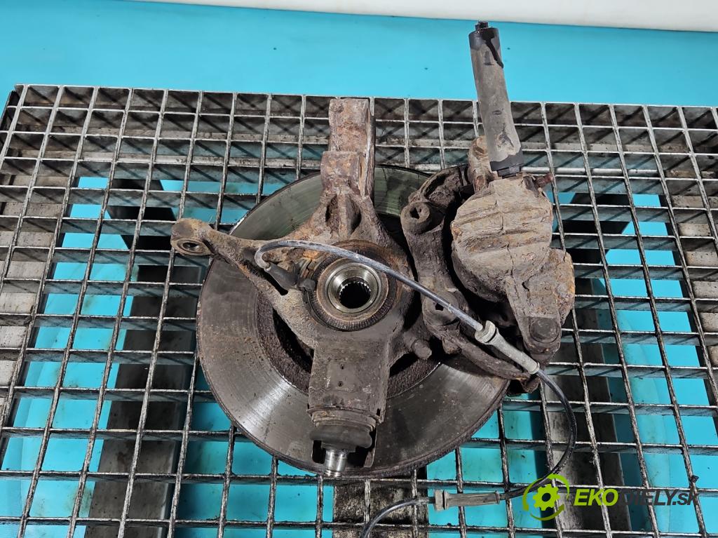 Citroen C4 I 2004-2011 1.6 HDI 109 hp manual 80 kW 1560 cm3 3- náboj levé  (Náboj kola)