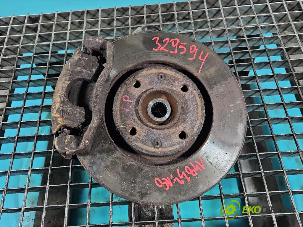 Citroen C4 I 2004-2011 1.6 HDI 109 hp manual 80 kW 1560 cm3 3- náboj levé  (Náboj kola)