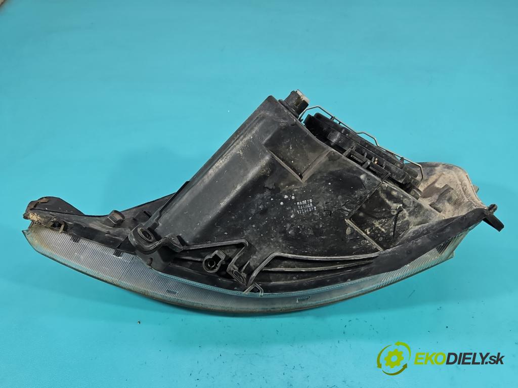 Citroen C3 I 2002-2009 1.4 HDI 68 HP manual 50 kW 1398 cm3 5- Reflektor: pravý  (Svetlo predné pravé)