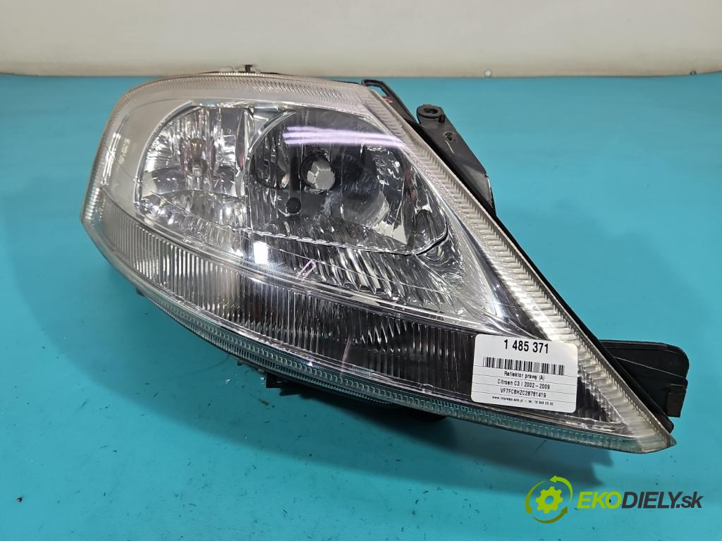 Citroen C3 I 2002-2009 1.4 HDI 68 HP manual 50 kW 1398 cm3 5- Reflektor: pravý  (Svetlo predné pravé)