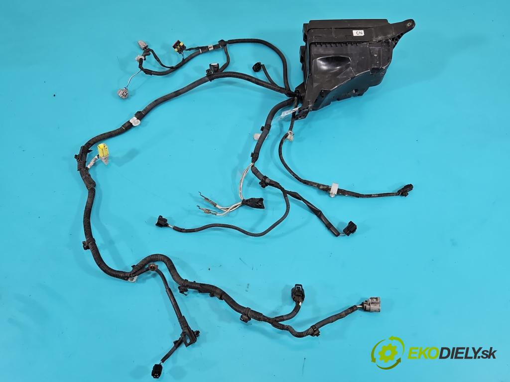 Toyota Rav4 IV 2013-2018 2.0 D4D 143 HP manual 105 kW 1995 cm3 5- skrinka poistka 82662-42550 (Poistková skrinka)