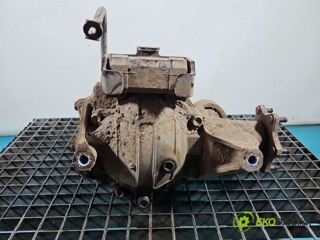 Suzuki Grand Vitara II 2005-2014 2.4 16V 169KM manual 124 kW 2393 cm3 5- Most: zadní: TL43