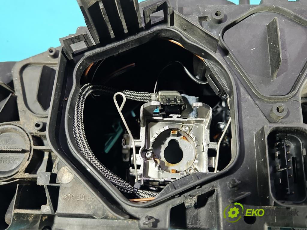 Bmw X3 E83 2003-2010 3.0d 218 HP automatic 160 kW 2993 cm3 5- Reflektor: pravý  (Svetlo predné pravé)