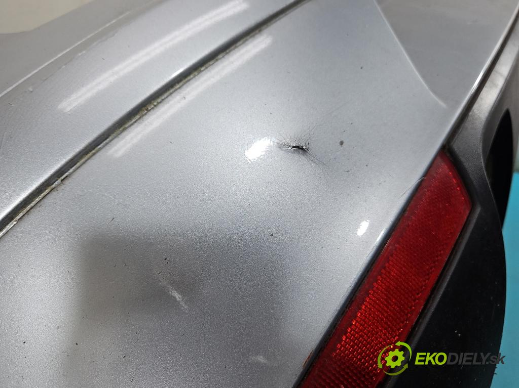 Seat Altea 1.6 SR XL 102 hp manual 75 kW 1595 cm3 5- nárazník zadní  (Klika dveří ostatní)