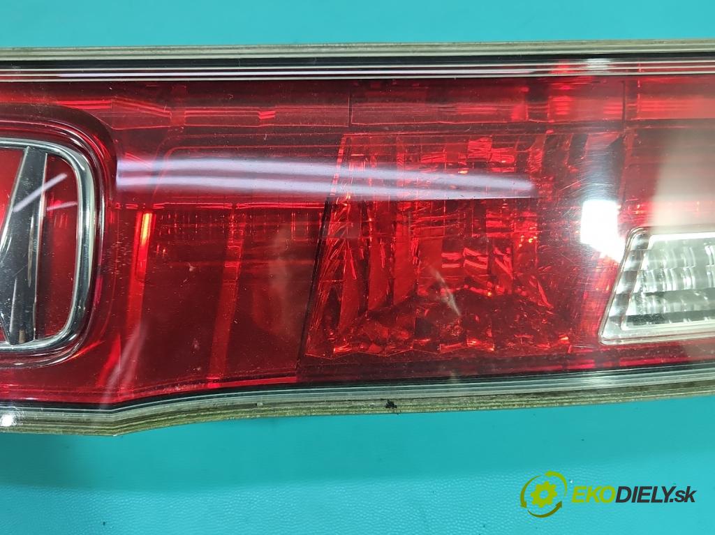 Honda Civic VIII 2006-2011 2.1 i-CTDi N22A2 141 hp manual 104 kW 2131 cm3 5- zaslepka: zadní 132-16721