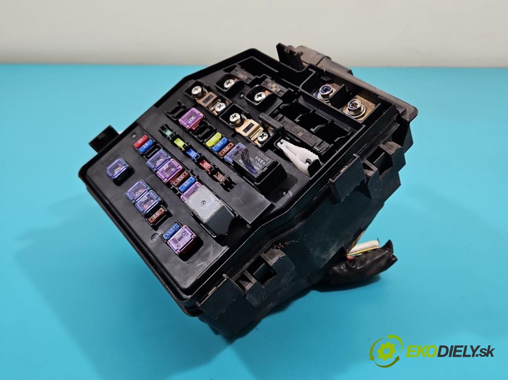 Honda Civic VIII 2006-2011 2.1 i-CTDi 141 HP manual 104 kW 2131 cm3 5- skrinka poistka 13SMJ-E02 (Poistková skrinka)