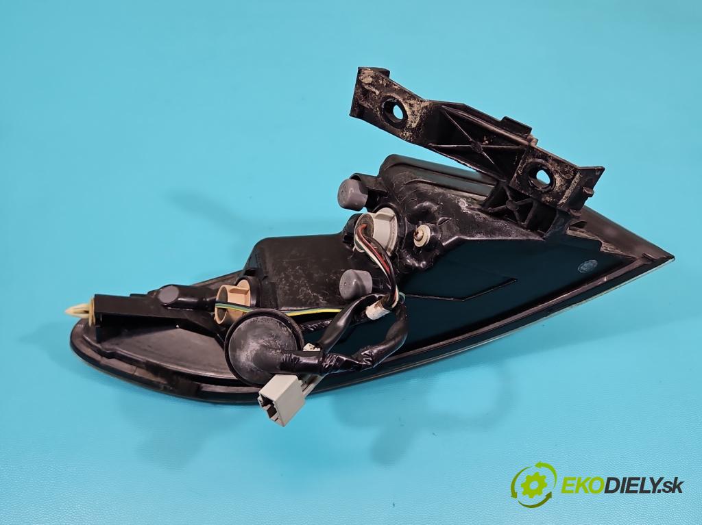 Honda Civic VIII 2006-2011 2.1 i-CTDi N22A2 141 HP manual 104 kW 2131 cm3 5- svetlo / reflektor zadné pravé 220-16721 (Kľučka dverí ostatné)