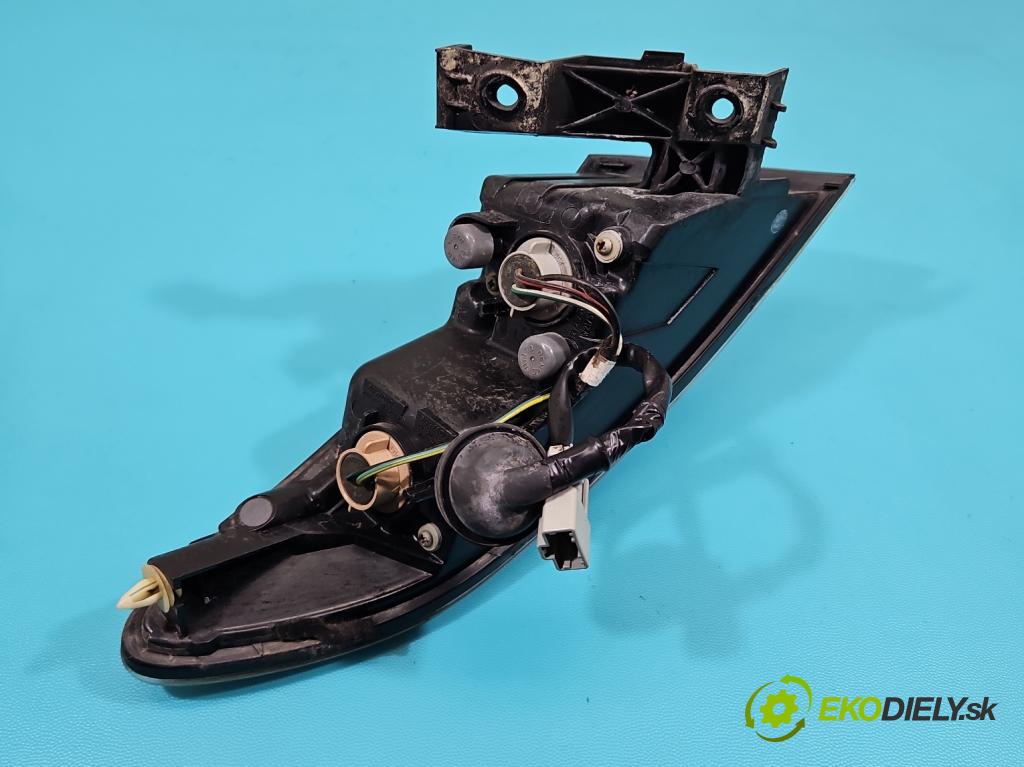 Honda Civic VIII 2006-2011 2.1 i-CTDi N22A2 141 HP manual 104 kW 2131 cm3 5- svetlo / reflektor zadné pravé 220-16721 (Kľučka dverí ostatné)