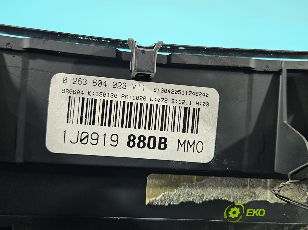 Vw Golf IV 1997-2003 1.6 SR 101 hp manual 74 kW 1595 cm3 5- Přístrojová deska 1J0919880B (Přístrojová deska)