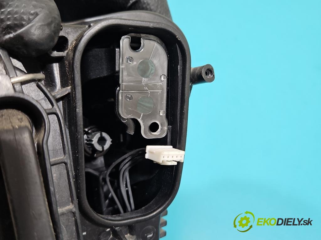 Audi Q5 2008-2016 2.0 tfsi: 220KM automatic 162 kW 1984 cm3 5- Reflektor: pravý 8R0941006C (Svetlo predné pravé)